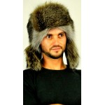 Il colbacco in pelliccia si distingue dagli altri cappelli da uomo